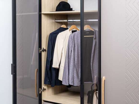 Амьен Шкаф-витрина 16.395 Плэйн/Веллюто Капучино