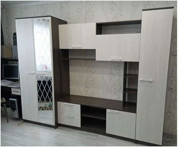 Стенка в гостиную с зеркалами Флора Люкс, ясень